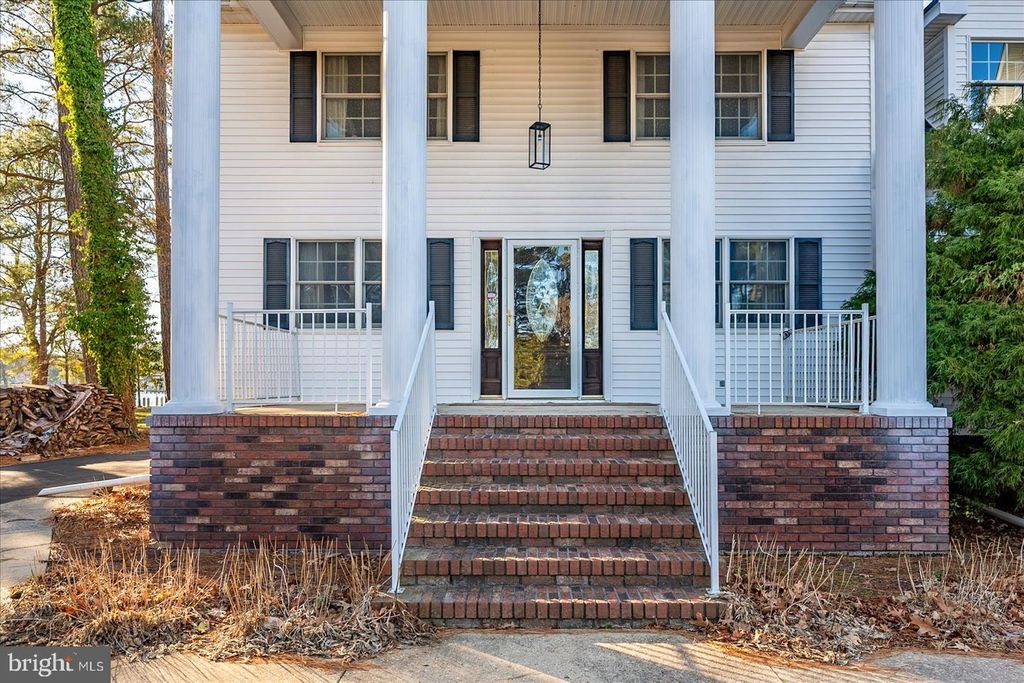 Image 8 of property listing at 10135 WATERVIEW DR, Ocean City, MD 21842