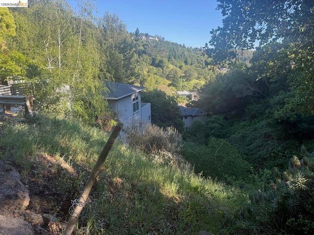 7158 Buckingham BLVD, Berkeley, CA 94705