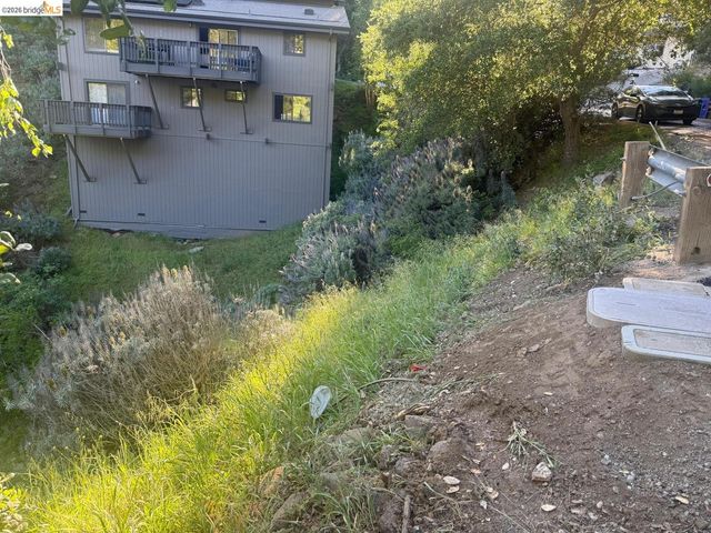 7158 Buckingham BLVD, Berkeley, CA 94705