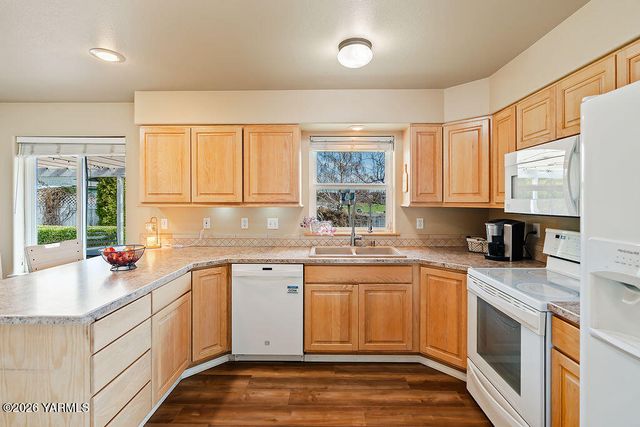 101 N 86th Ave, Yakima, WA 98908