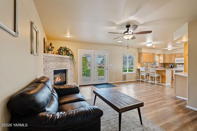 101 N 86th Ave, Yakima, WA 98908