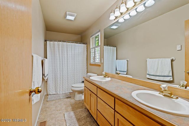 101 N 86th Ave, Yakima, WA 98908