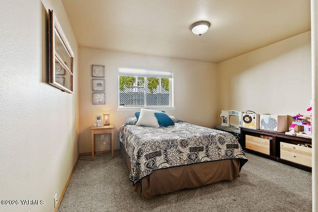 101 N 86th Ave, Yakima, WA 98908