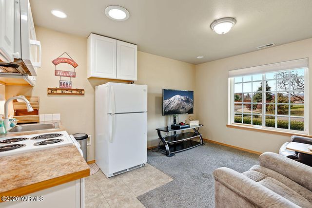 101 N 86th Ave, Yakima, WA 98908