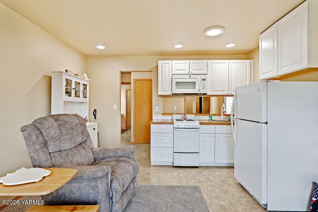 101 N 86th Ave, Yakima, WA 98908