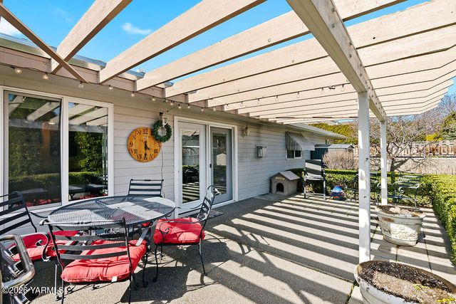 101 N 86th Ave, Yakima, WA 98908