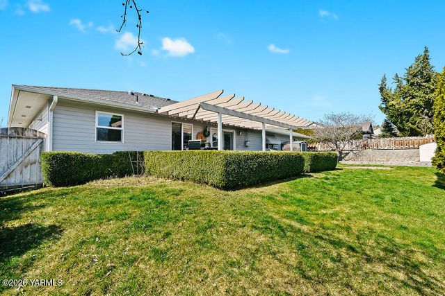 101 N 86th Ave, Yakima, WA 98908
