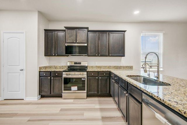 1202 Paradise Found Drive, Rosharon, TX 77583