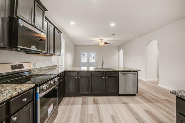 1202 Paradise Found Drive, Rosharon, TX 77583