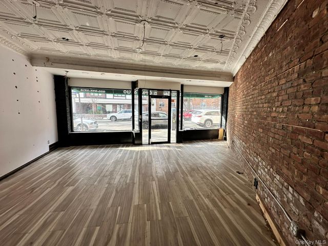 44-29 Douglaston Parkway, Douglaston, NY 11363