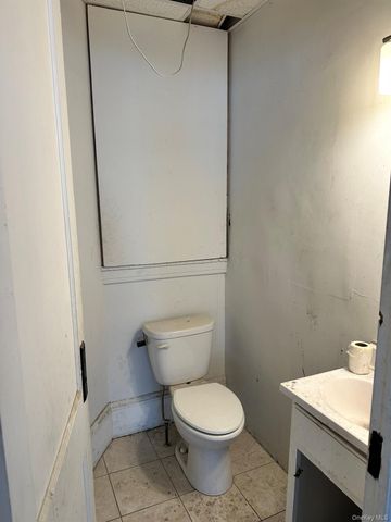 44-29 Douglaston Parkway, Douglaston, NY 11363