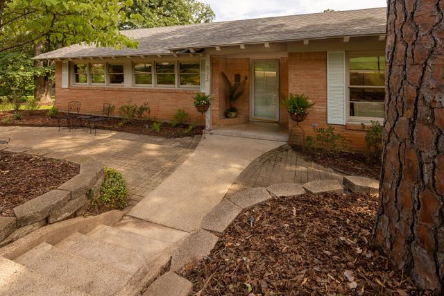 823 Watkins, Tyler, TX 75701