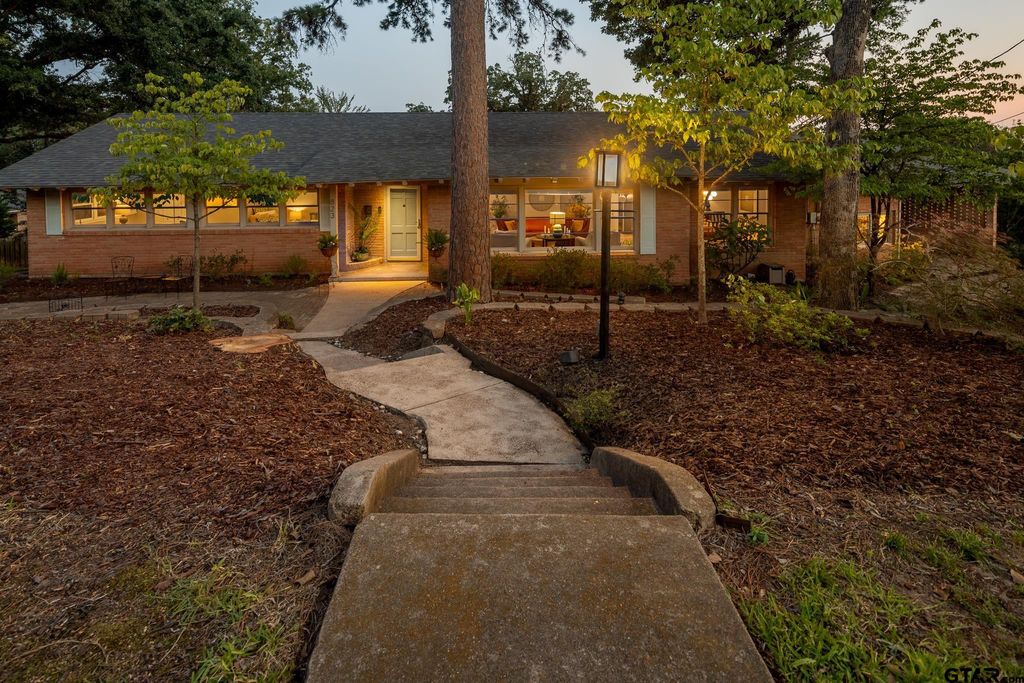823 Watkins, Tyler, TX 75701