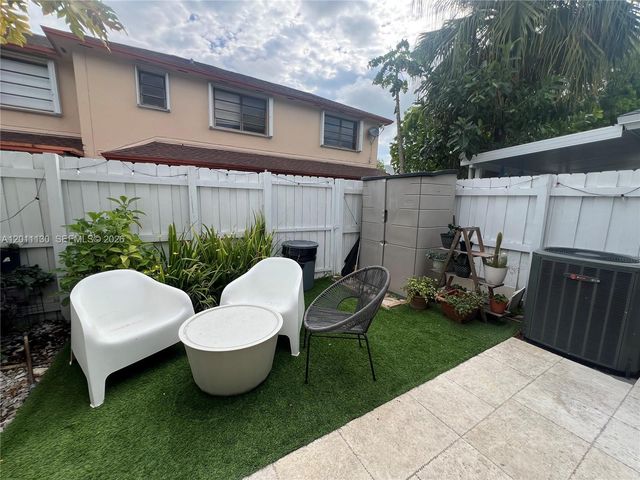 19372 SW 103rd Ct B, Cutler Bay, FL 33157