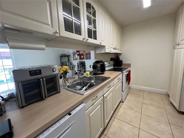 19372 SW 103rd Ct B, Cutler Bay, FL 33157