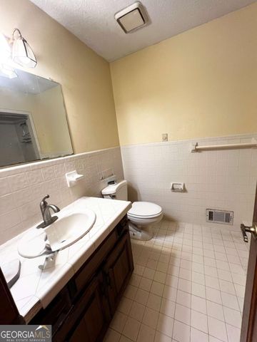760 Pine Needle Road, Hampton, GA 30228