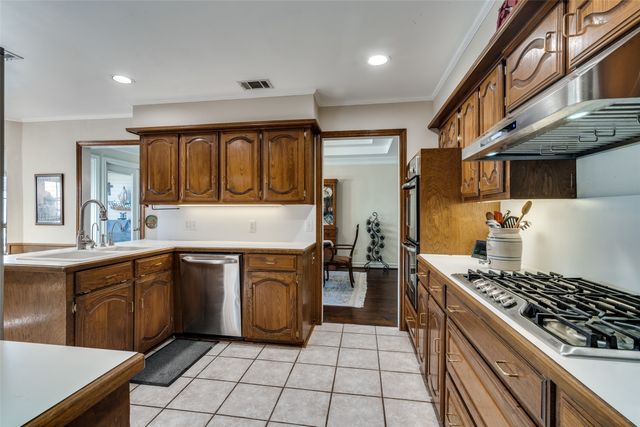 1402 Sherwood Drive, Rowlett, TX 75088