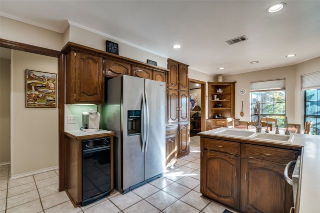 1402 Sherwood Drive, Rowlett, TX 75088