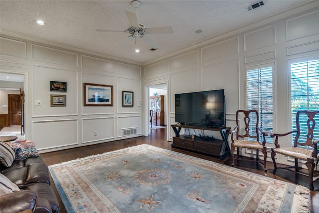 1402 Sherwood Drive, Rowlett, TX 75088