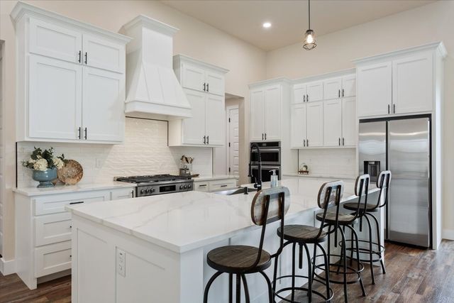 124 Big Catch Lane, Robinson, TX 76706