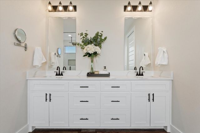 124 Big Catch Lane, Robinson, TX 76706