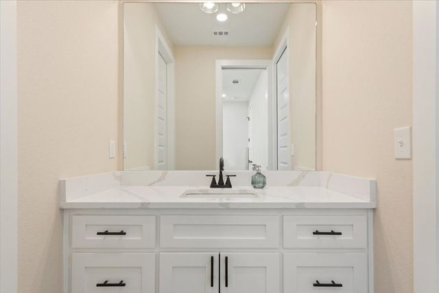 124 Big Catch Lane, Robinson, TX 76706