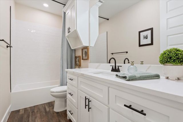 124 Big Catch Lane, Robinson, TX 76706