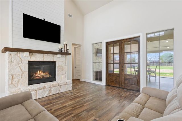 124 Big Catch Lane, Robinson, TX 76706