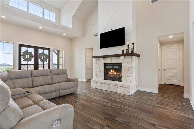 124 Big Catch Lane, Robinson, TX 76706