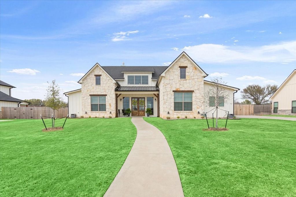124 Big Catch Lane, Robinson, TX 76706