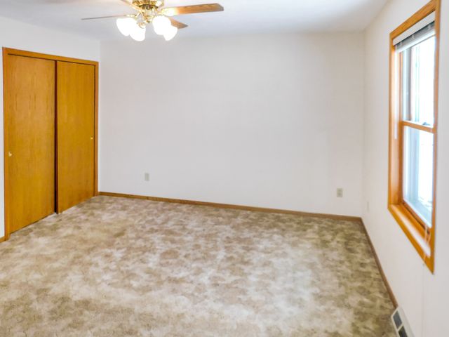 755 Loomis Drive, Rockton, IL 61072