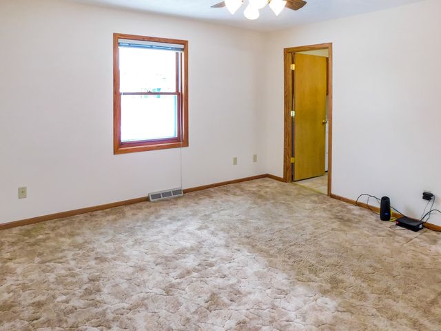 755 Loomis Drive, Rockton, IL 61072