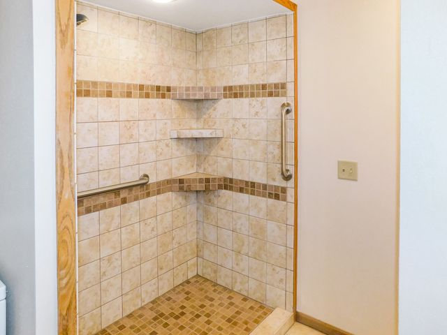 755 Loomis Drive, Rockton, IL 61072