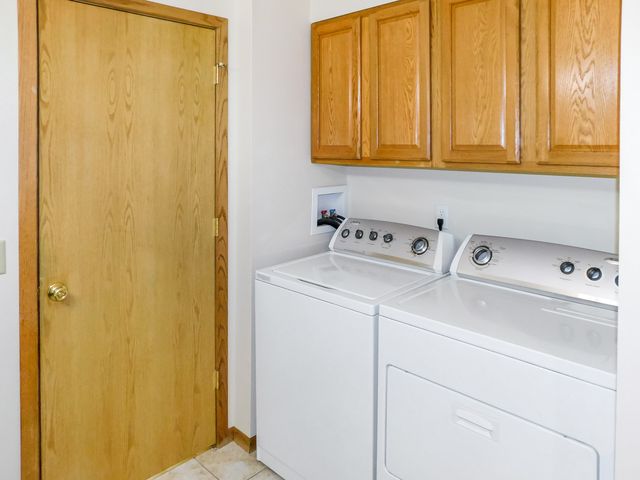 755 Loomis Drive, Rockton, IL 61072