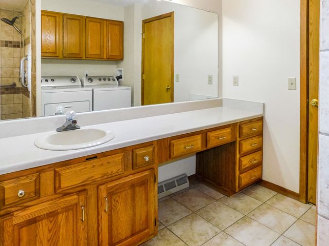 755 Loomis Drive, Rockton, IL 61072