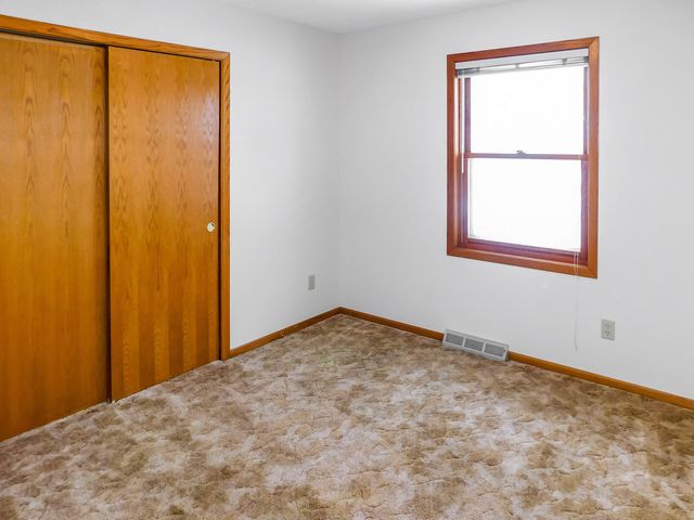 755 Loomis Drive, Rockton, IL 61072