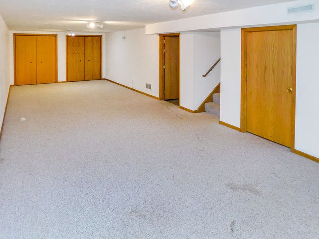 755 Loomis Drive, Rockton, IL 61072