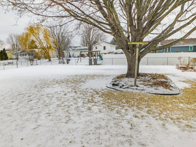 755 Loomis Drive, Rockton, IL 61072