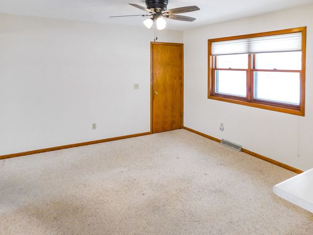 755 Loomis Drive, Rockton, IL 61072