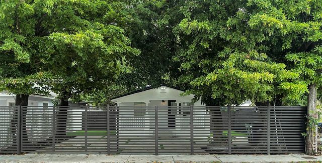 1829 NW 62nd Ter, Miami, FL 33147