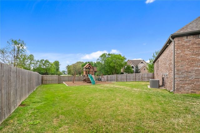 1510 Glastonbury Drive, Centerton, AR 72719