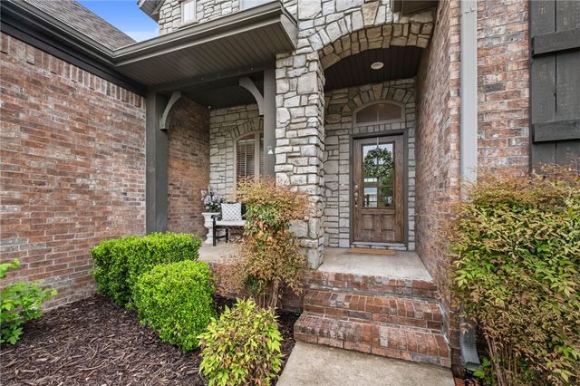 1510 Glastonbury Drive, Centerton, AR 72719
