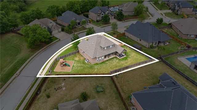 1510 Glastonbury Drive, Centerton, AR 72719