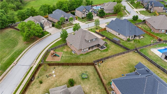 1510 Glastonbury Drive, Centerton, AR 72719