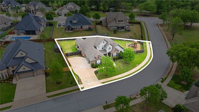 1510 Glastonbury Drive, Centerton, AR 72719