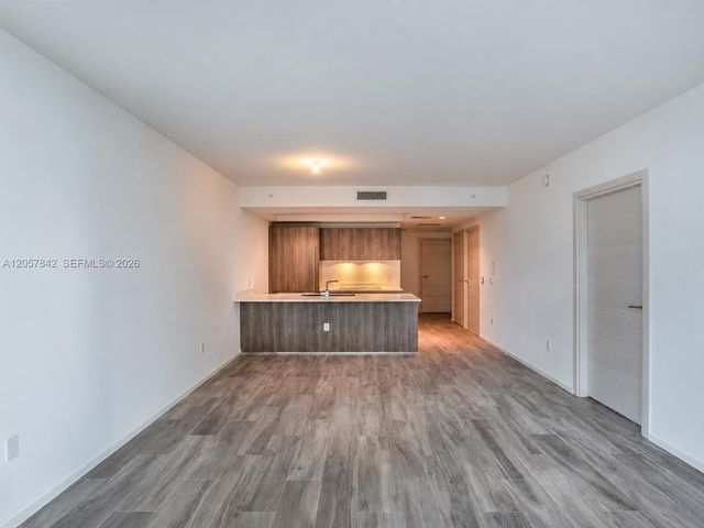 801 S Miami Ave 3906, Miami, FL 33130
