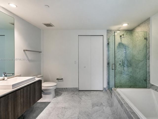 801 S Miami Ave 3906, Miami, FL 33130