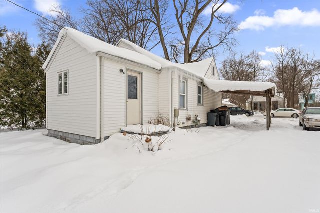 52128 Helmen Avenue, South Bend, IN 46637