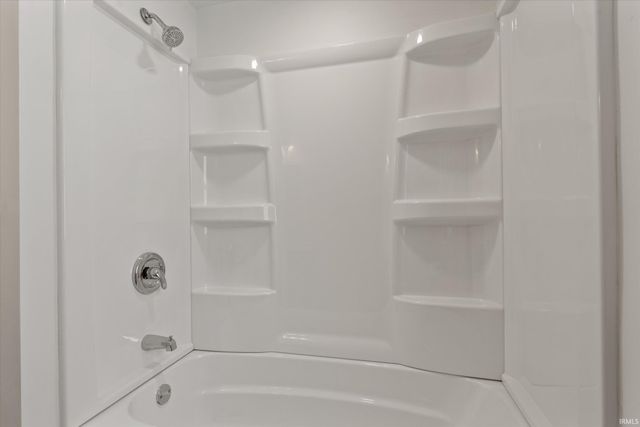 52128 Helmen Avenue, South Bend, IN 46637