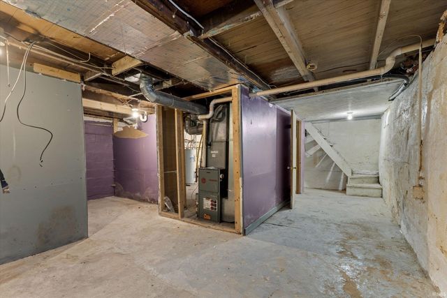 52128 Helmen Avenue, South Bend, IN 46637